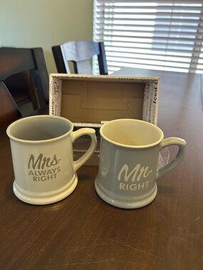 Mr. Right & Mrs. Always Right Ceramic Mug Set - Gray & Cream